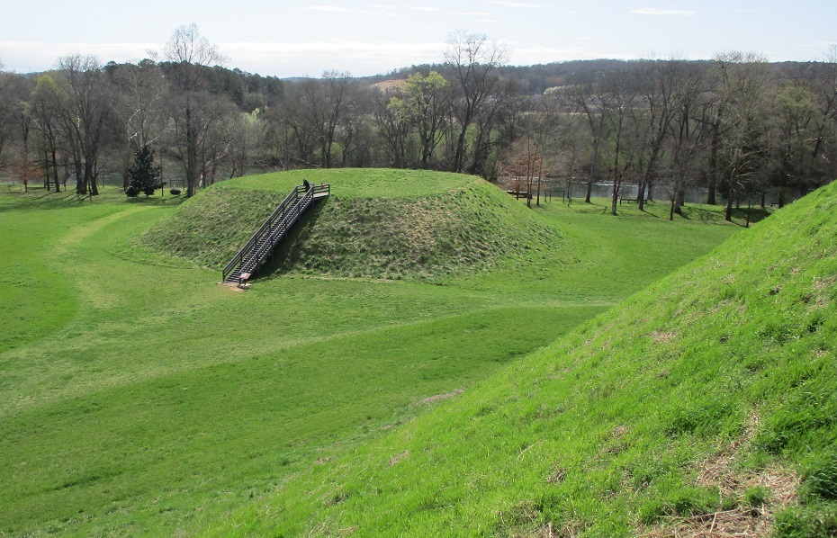 Georgias Etowah Indian Mounds Historic Site